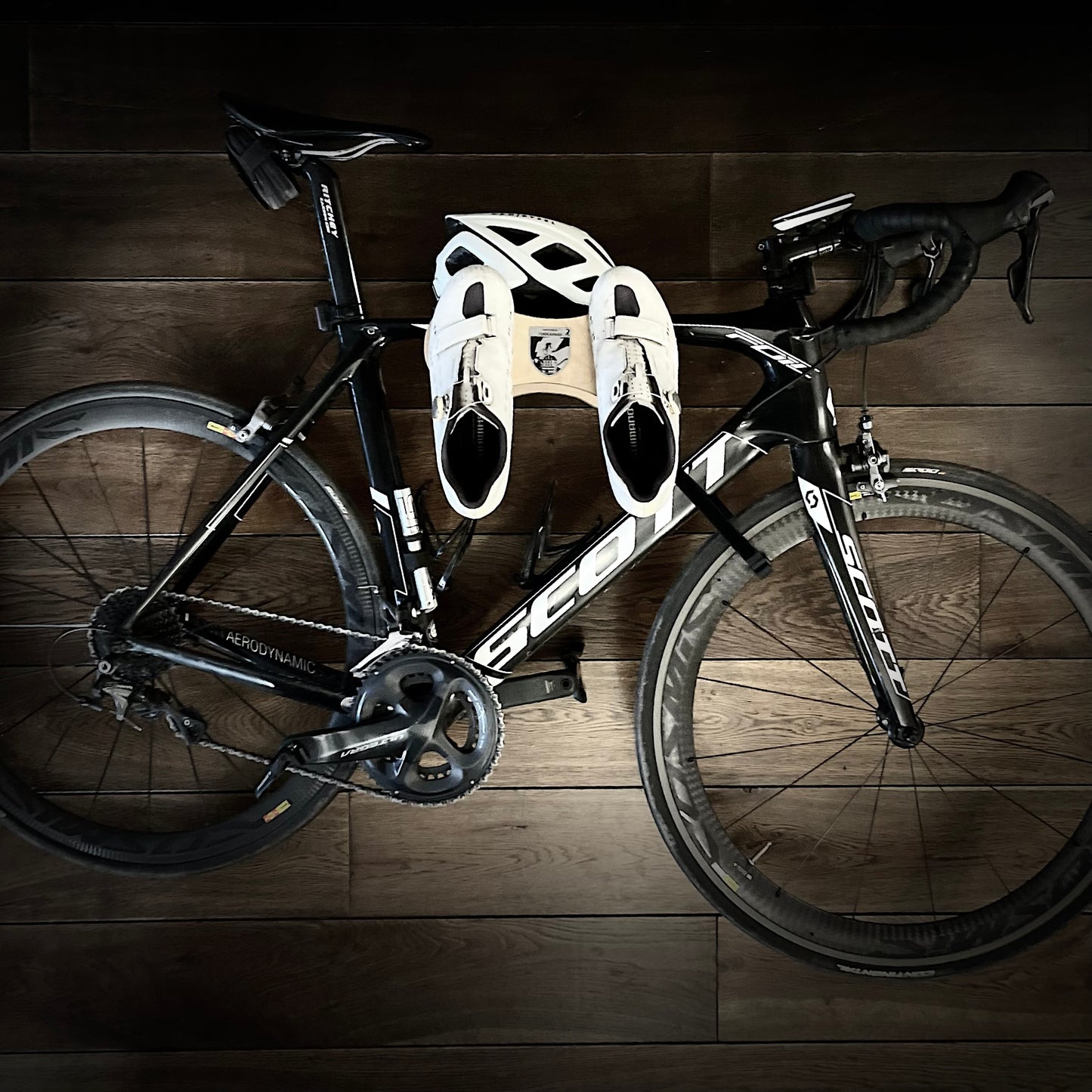 FURKAPASS – Wooden Bike Wall Mount Inspired by Chain Links