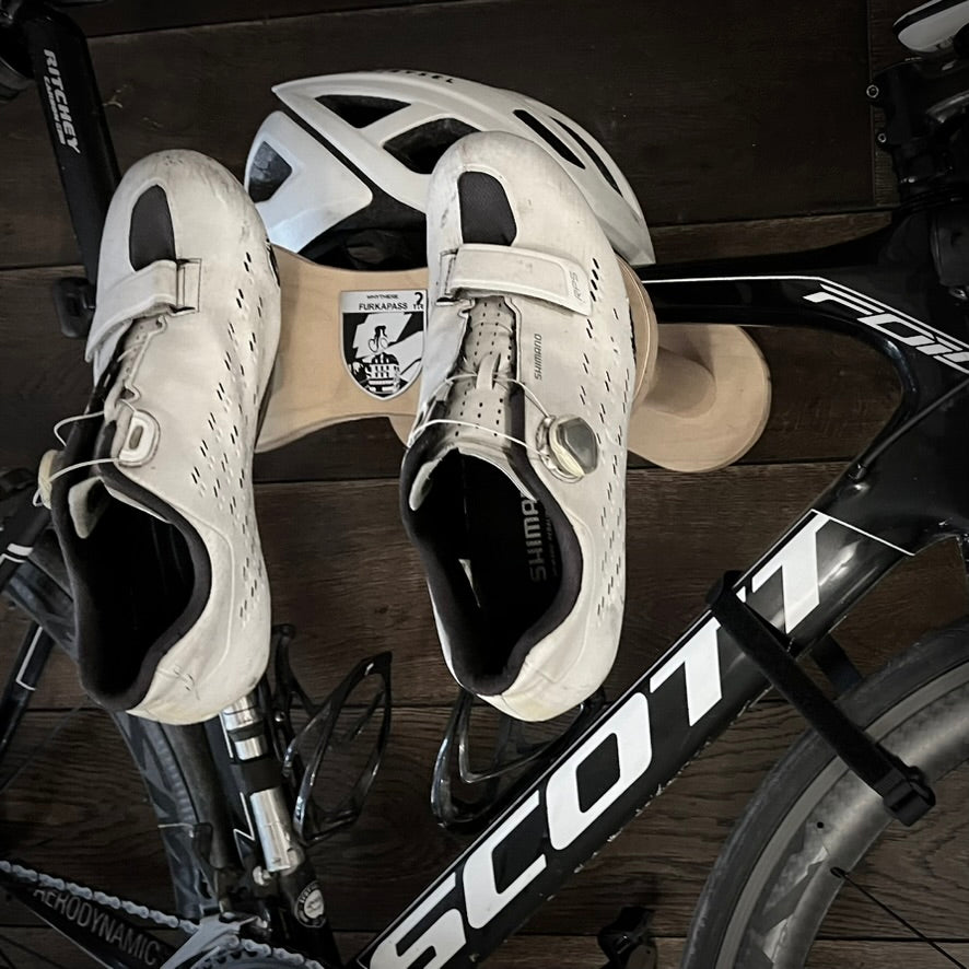 FURKAPASS – Wooden Bike Wall Mount Inspired by Chain Links