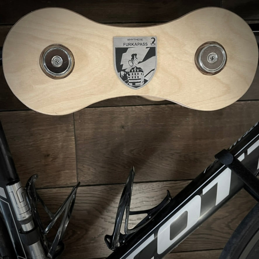 FURKAPASS – Wooden Bike Wall Mount Inspired by Chain Links