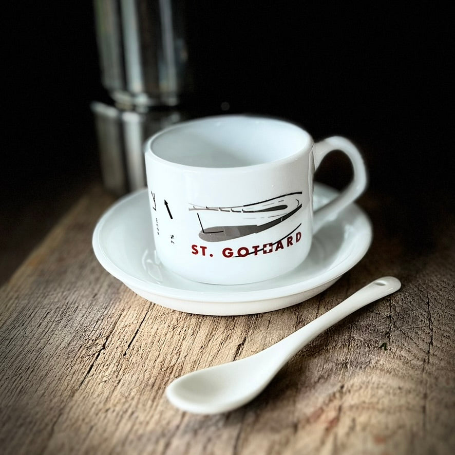 Filiżanka coffee ride St. Gothard Pass